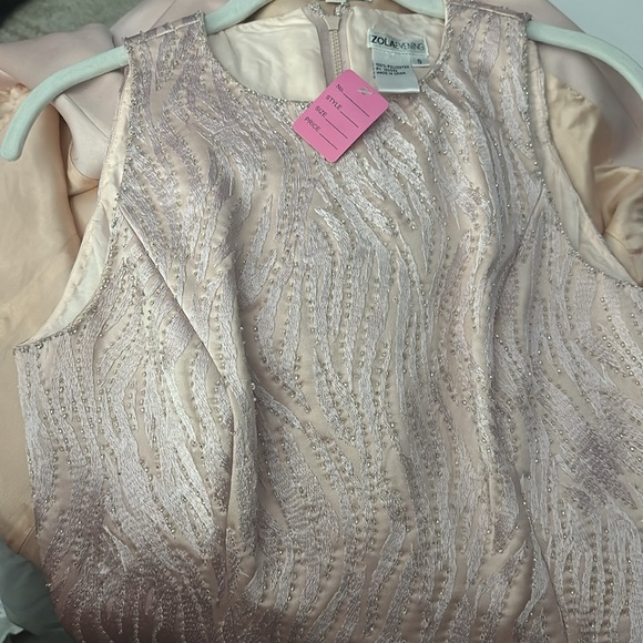 Women’s Suit Jacket and Top. Size 8. Light Pink with beading on the blouse. - Picture 3 of 3